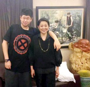 倪萍的儿子虎子:艰辛的求医路背后,是妈妈的白发和心痛