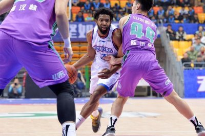 ​又一位外援离开！天津队外援兰德尔收多份NBA合同后，同球队解约