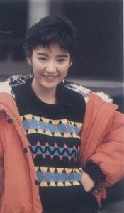 ​港星雪梨：辜负张国荣爱上花大叔，18岁未婚生子，如今过得怎样