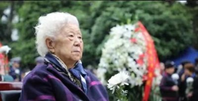 ​她是出卖江姐叛徒的妻子，却活到98岁被国人敬重，她做了什么？