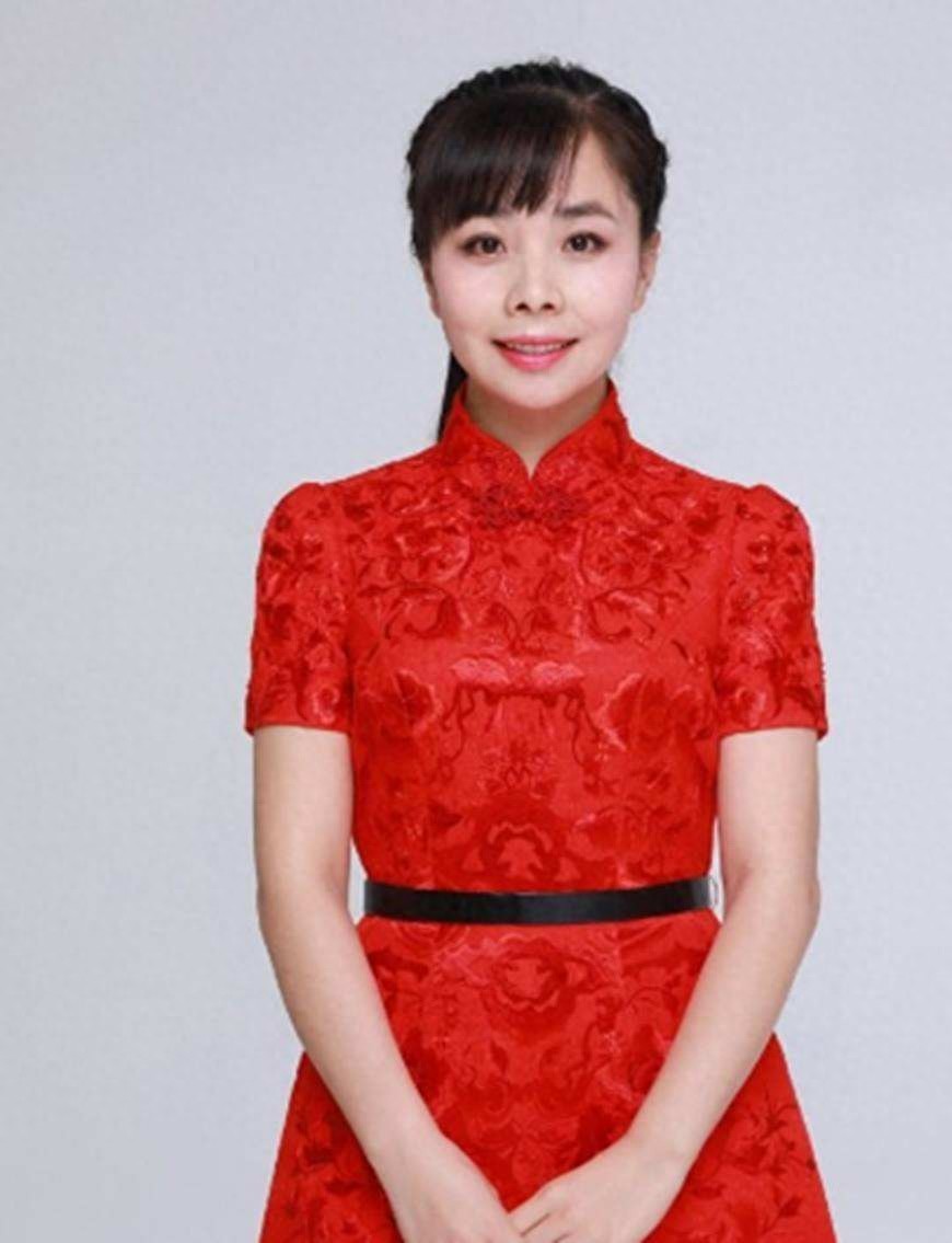 组图：青年歌手王二妮