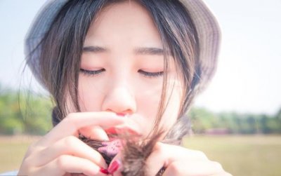 ​小说：小丫头被困别墅，听说总裁讨厌韭菜，她一笑，疯狂吃韭菜饺