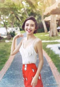 ​唐艺昕整容前有多好看？张若昀死心塌地爱了九年网友：不整早火了