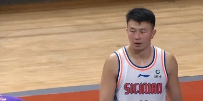 ​CBA四川队终于咸鱼翻身，鱼腩4战3胜，66岁主帅这下彻底得到救赎
