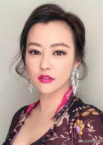​郝蕾，知性优雅，温婉可人，气质高雅的写真照