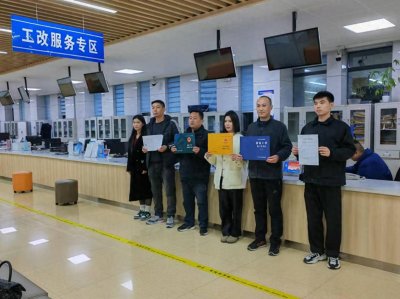 ​邓州：一天拿齐“四证一书” 联审联批跑出审批“加速度”
