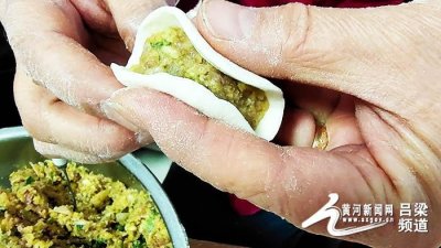 ​【新春走基层】吕梁：开门见喜 大年初一吃饺子