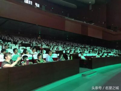 ​盛夏时光聆听手风琴的浪漫旋律
