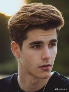 12款“两边铲光”男士发型,渐变的鬓边,清爽又帅气