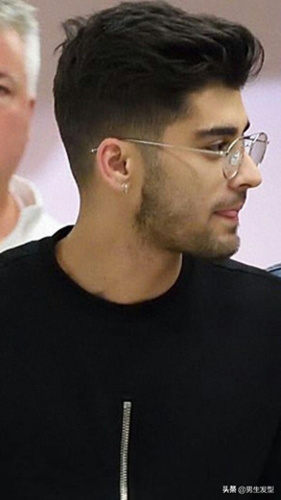 12款“两边铲光”男士发型,渐变的鬓边,清爽又帅气