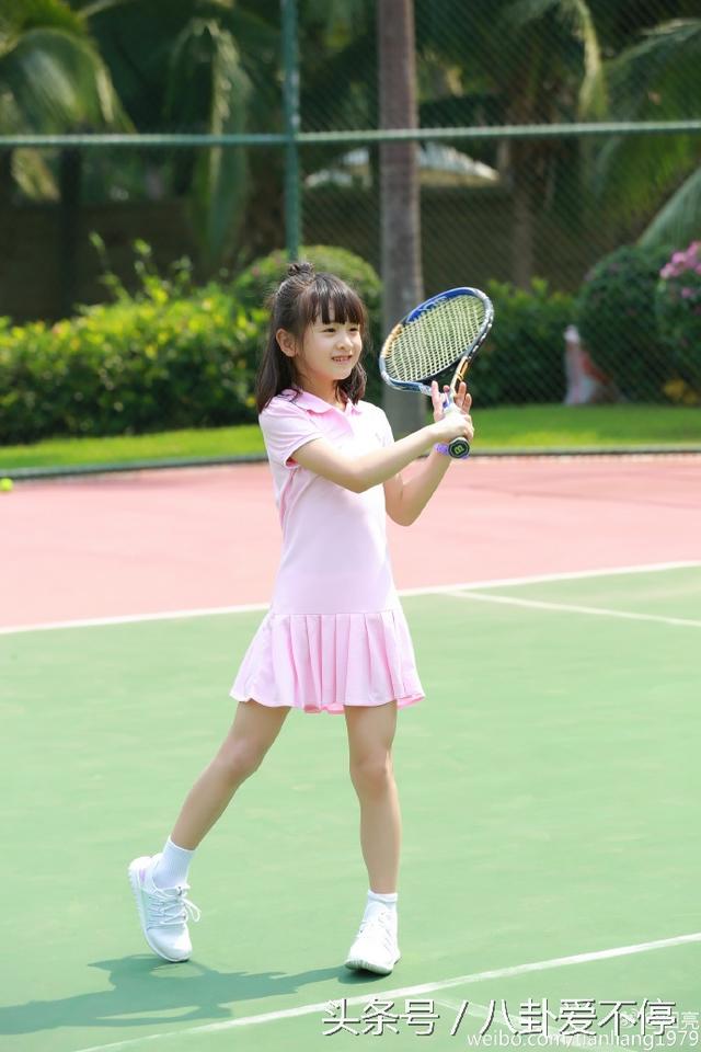 田亮晒父子旧照一家人共用一张脸 爸爸4开录田亮携儿子回归(7)