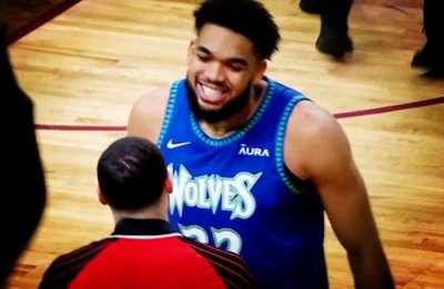 ​NBA三分大赛真精彩，特雷杨绝杀晋级，唐斯“超越库里”问鼎